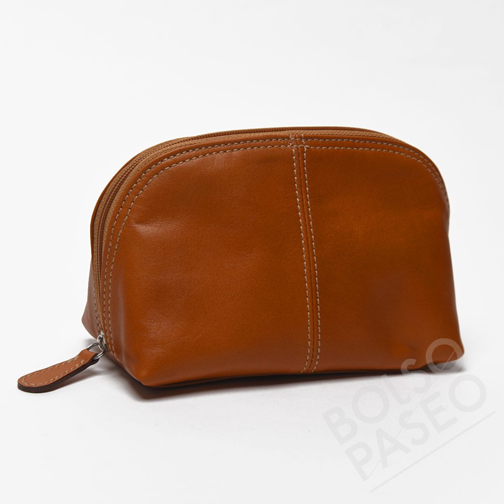 Cosmetiquera de cuero COS