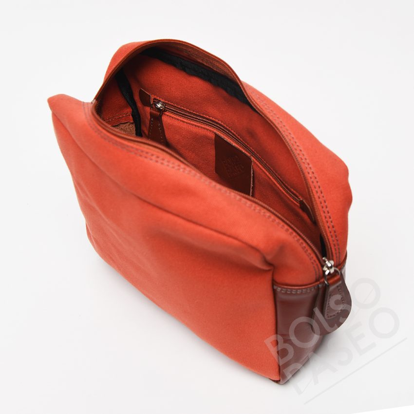 Mariconera de tela y cuero