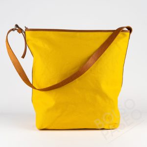 Bolso de tela y cuero