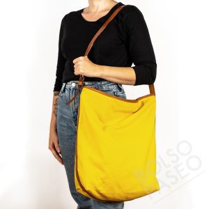 Bolso de tela y cuero